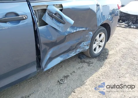 2015 Toyota Sienna L 7 Passenger z USA, uszkodzony, nr VIN 5TDZK3DC4FS674729